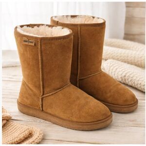 Minnetonka Olympia Brown Suede Sheepskin Boots Womens Size 10